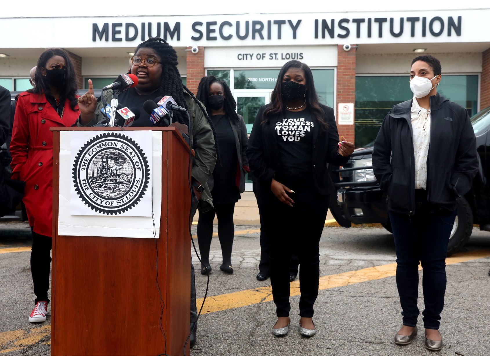 St. Louis City Mayor Tishaura O. Jones & Congresswoman Cori Bush Visit ӣƵ City Jails